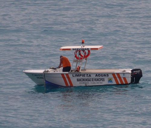 Cleaning boat