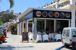 Albi, Burriana beach, Nerja