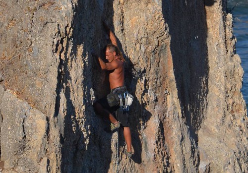 Climbers, Calahonda beach, Nerja