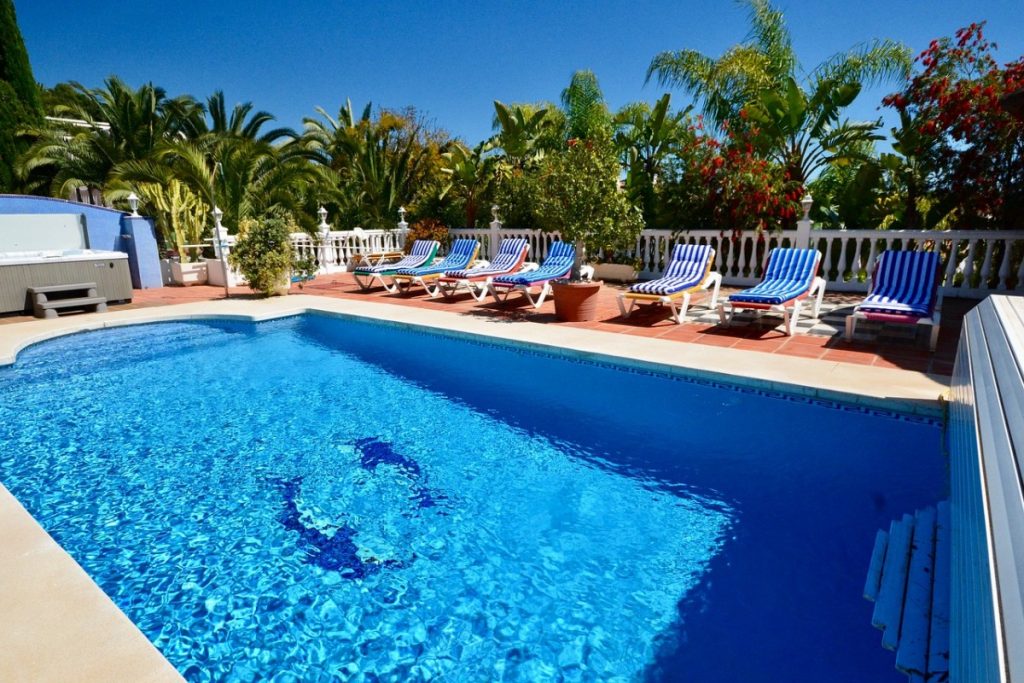 buying a villa in nerja