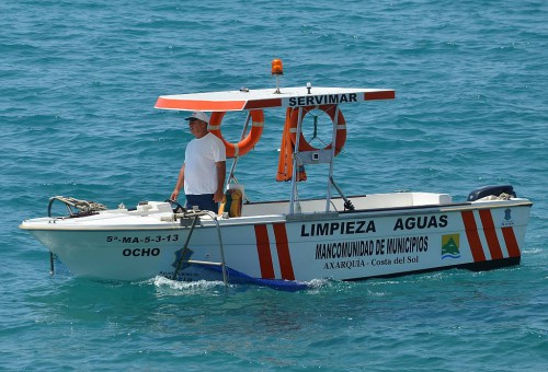 Cleaning boat, Nerja